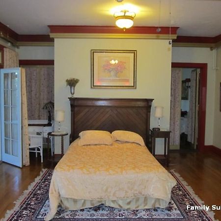 Eden Manor Bed & Breakfast Wakefield Exterior photo
